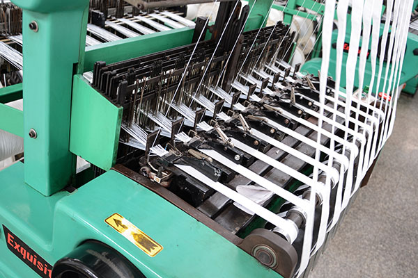 Zipper Manufacturers