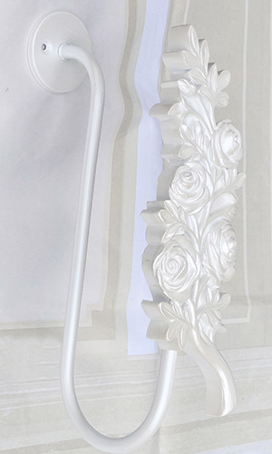 Leaf Curtain Holdback
