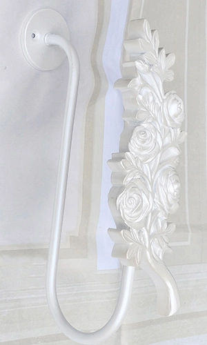 Leaf Curtain Holdback