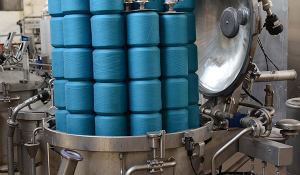Sewing thread dyeing Sewing thread dyeing