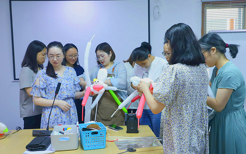 Mid-Autumn Festival balloon diy activity