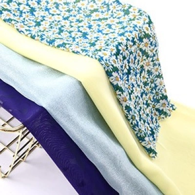 Tissu en mousseline de soie