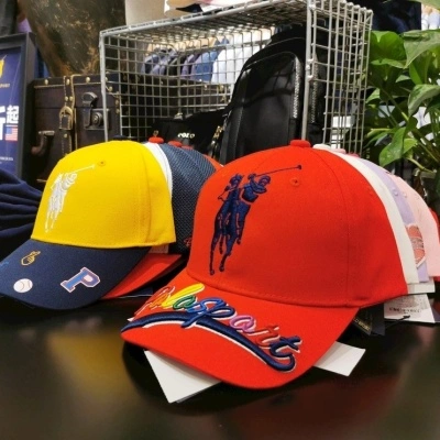 Hat & Accessories