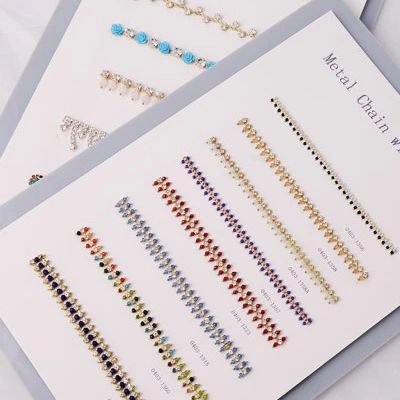 Rhinestone y cadena