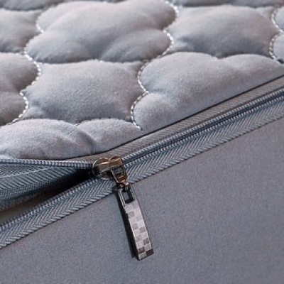 mattress-zipper