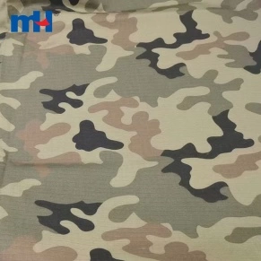 Tissu boisé camouflage polonais