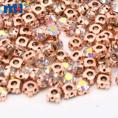 Coudre des perles de verre en strass à griffes