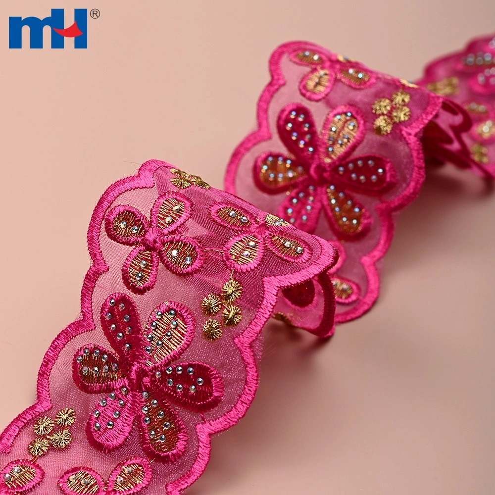 Rinestone naqshli detallar bilan bezatilgan organza dantelli bezak