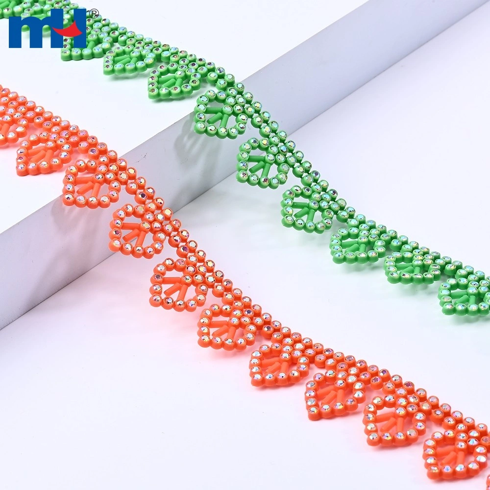 23 mm Strasskette aus Kunststoff, weiß, AB-Glasstruktur