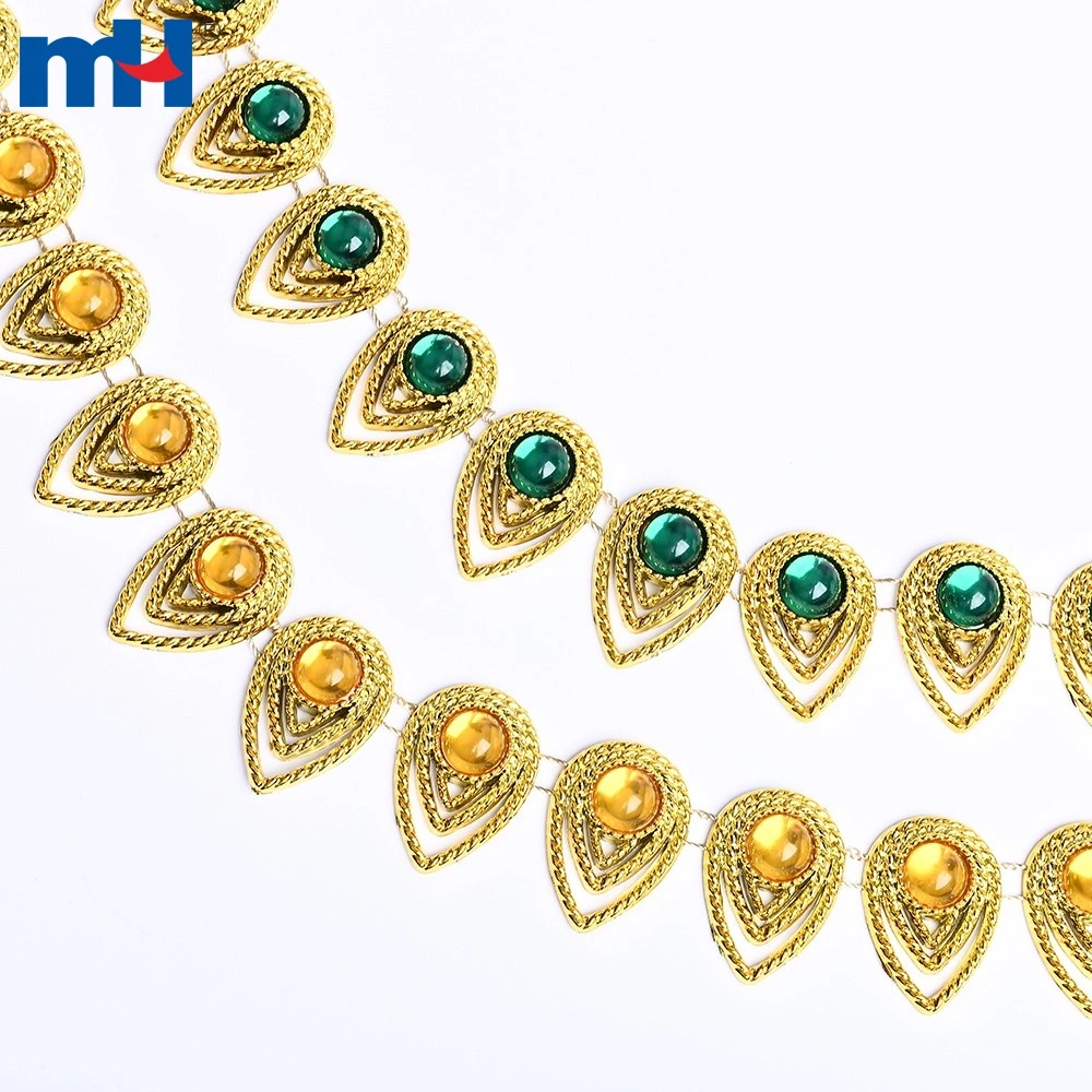 Strasskette aus Kunststoff mit Keramiksteinen
