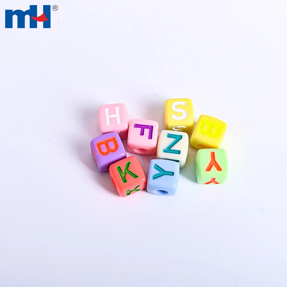 خرزة أكريليك مربعة الشكل