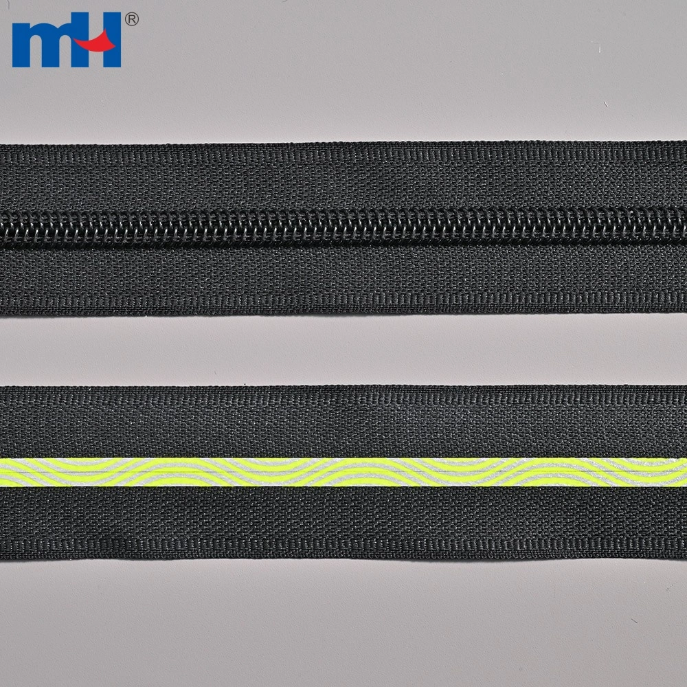 Anwendungsbeispiel: Nylon-Reißverschluss Nr. 7, lange Kette mit reflektierendem Streifen
