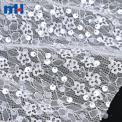 Tissu en dentelle brodée de sequins