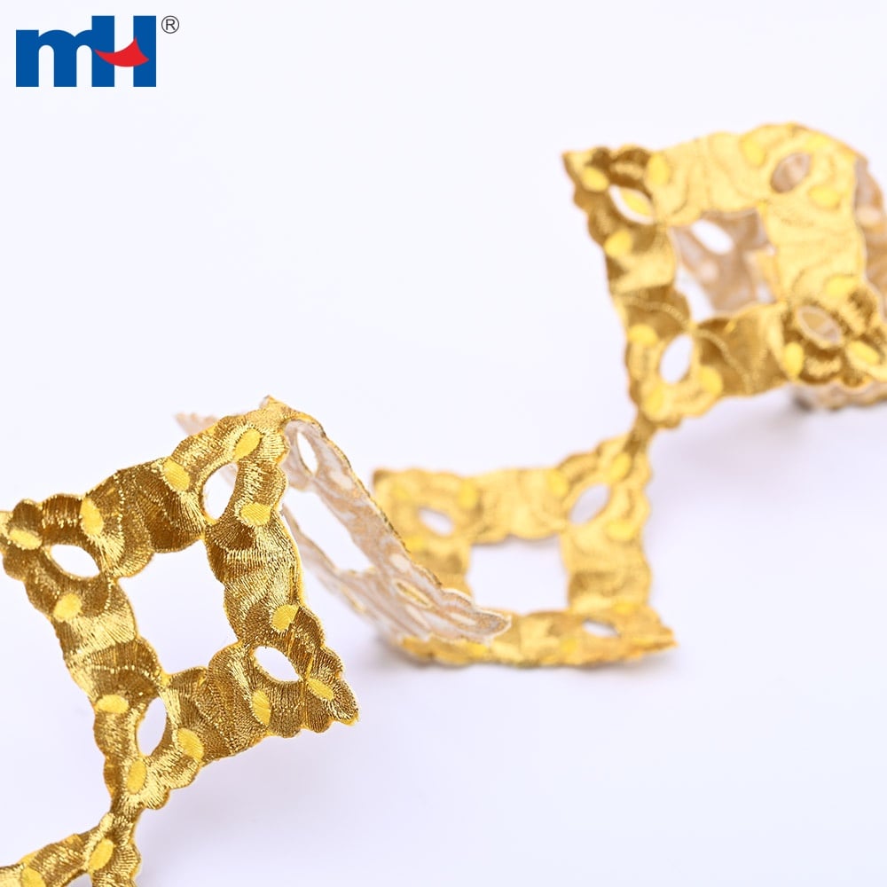 Selbstklebende, goldbestickte Bordürenspitze zum Aufbringen