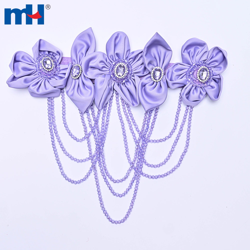 Họa tiết hoa ren đính cườm và kim sa thủ công, kích thước 23x23cm (xem chi tiết).