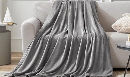 What Makes 100% Polyester Fleece Blanket Ideal for Large-Scale Production and Global Markets?