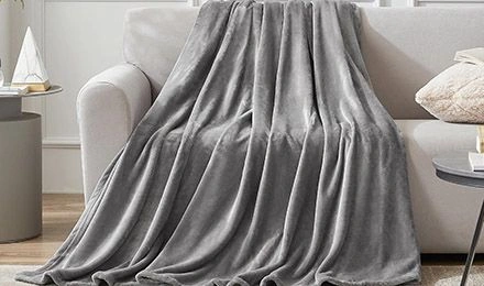What Makes 100% Polyester Fleece Blanket Ideal for Large-Scale Production and Global Markets?