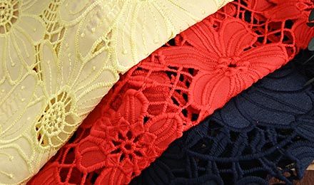 كيفية اختيار أفضل قماش للفتحات للفساتين والقمصان والأزياء الصيفية؟