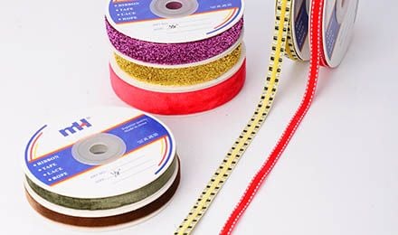 How Do B2B Buyers Source Wholesale Velvet Ribbons?