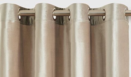 What Makes Taffeta Drapes the Perfect Choice for Home Decor?