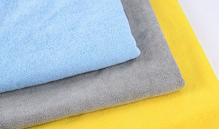 Why Do Manufacturers Choose Microfiber Cloth Fabric for Cleaning, Apparel, and Industrial Applications?