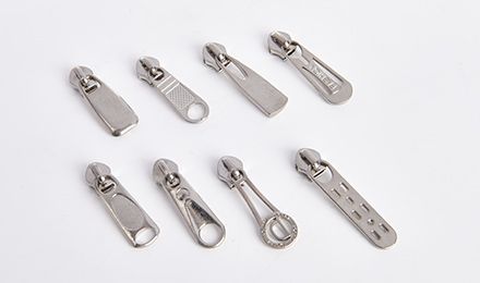Why Is Zipper Slider Size 5 Widely Used in Garment, Bag, and Luggage Manufacturing?