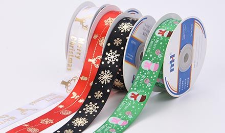 What Are the Best Ribbons for Christmas Decorations and Holiday Crafts?